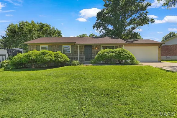 419 Woodbridge Drive, St Charles, MO 63303