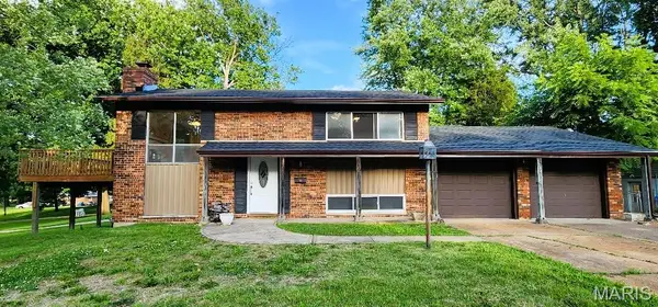 5388 Ville Maria Lane, Hazelwood, MO 63042