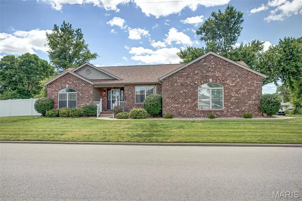 1060 George Street, Wood River, IL 62095 - #1