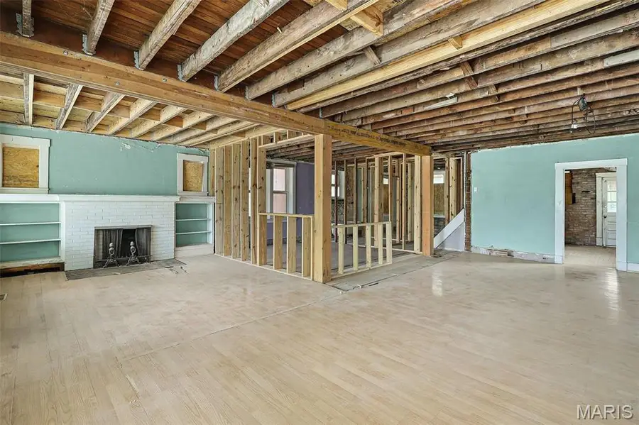 5806 Degiverville Avenue, Saint Louis, MO 63112 - #2