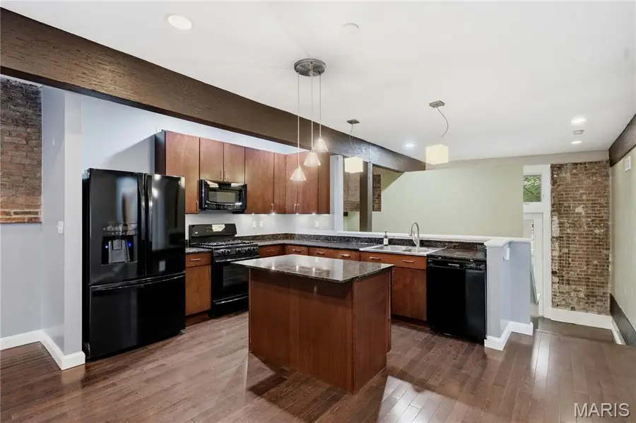 2901 Wisconsin Avenue #2905, Saint Louis, MO 63118 - #3