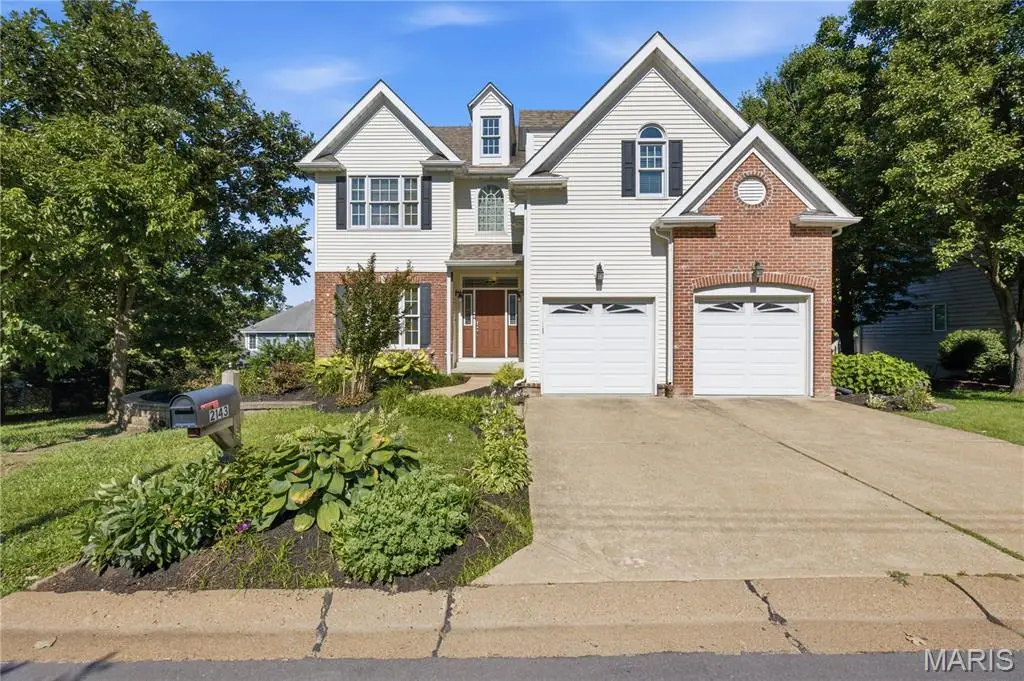 2143 Oak Drive, Saint Louis, MO 63131 - #1