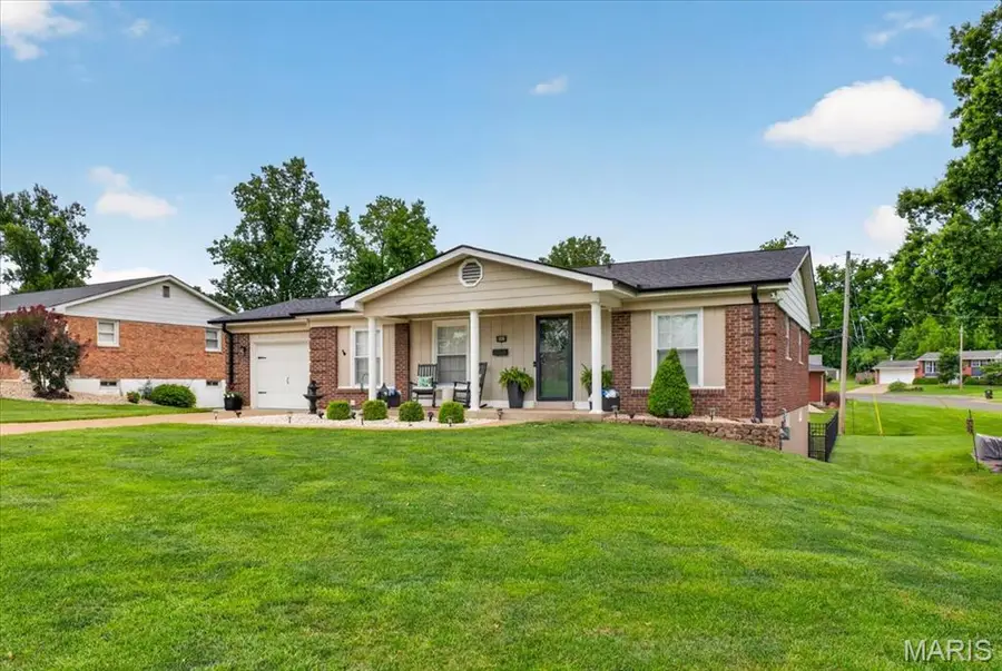 965 N Metter Avenue, Columbia, IL 62236 - #2