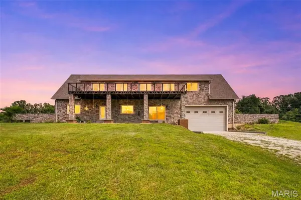 24613 Shady Oak Place, Perry, MO 63462