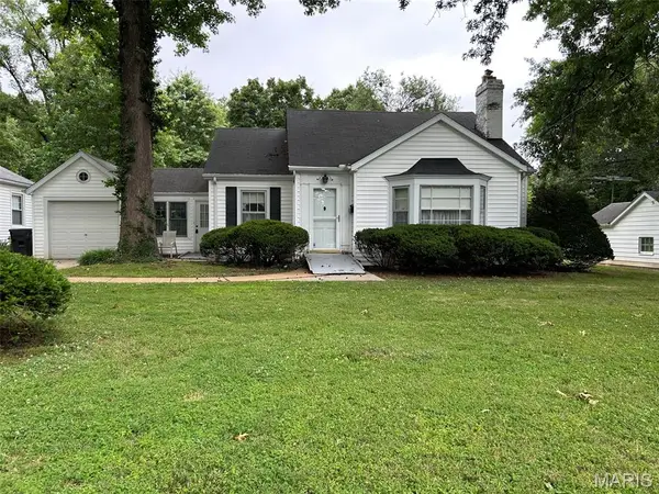 13 Cambridge Drive, Belleville, IL 62226