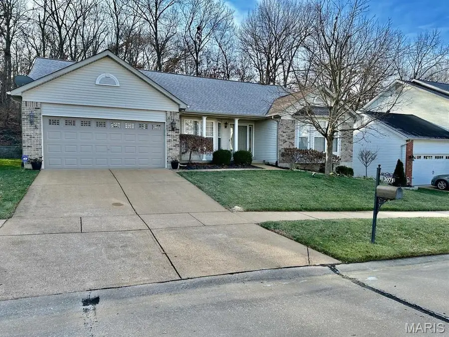 3071 Crystal Lake Drive, Oakville, MO 63129 - #2
