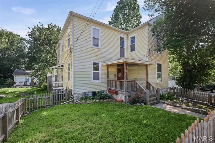 407 E 9th Street, Alton, IL 62002 - #3