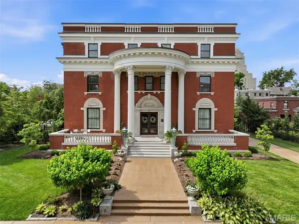 2 Hortense Place, St Louis, MO 63108