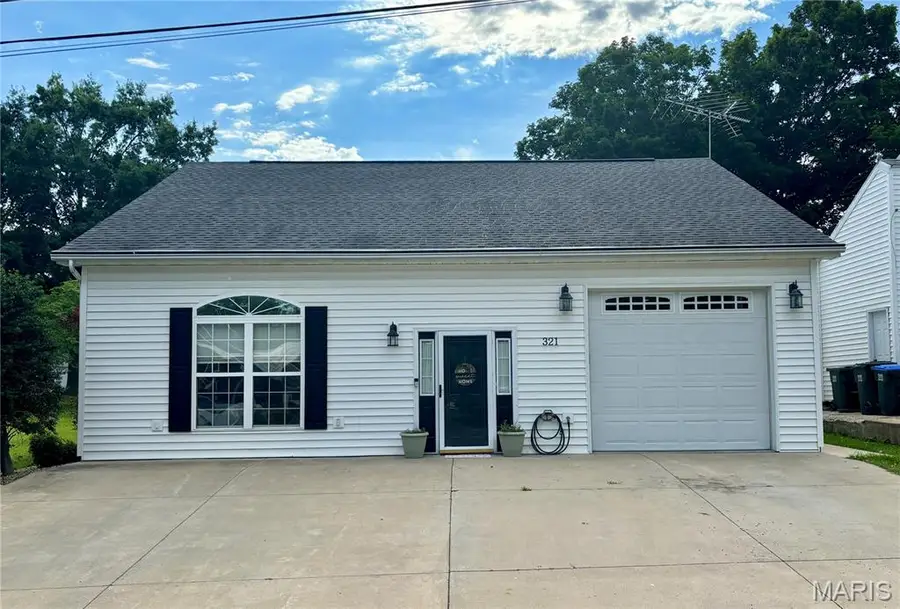 321 Vine Street, Red Bud, IL 62278 - #2