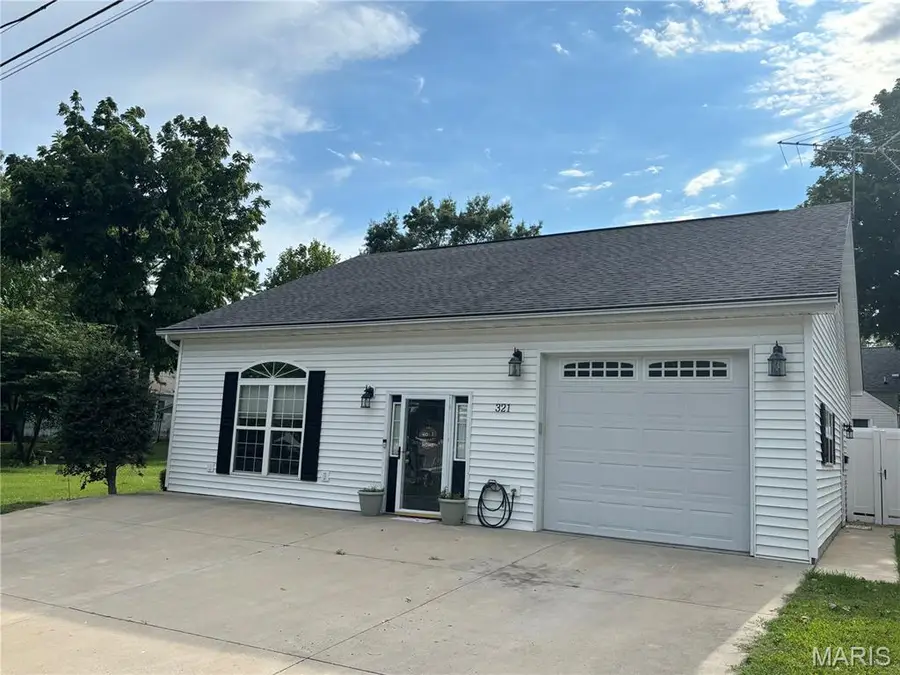 321 Vine Street, Red Bud, IL 62278 - #3