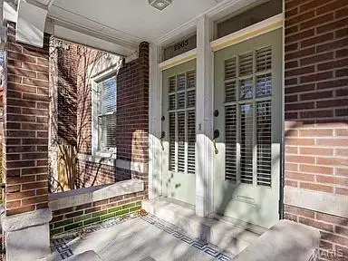 2901 Sidney Street, Saint Louis, MO 63104 - #2