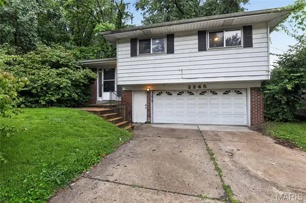 2245 N Elizabeth Avenue, Florissant, MO 63031
