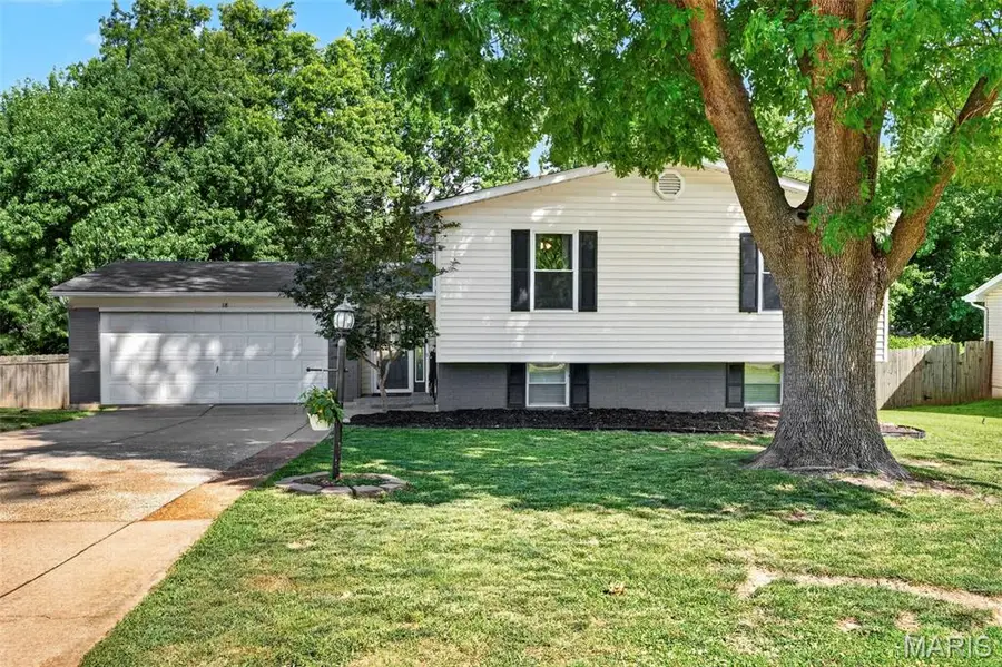 18 Roland Lane, Saint Peters, MO 63376 - #2
