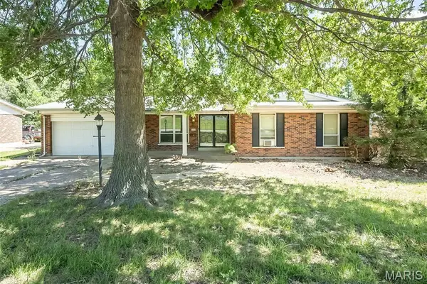 3705 Seville Drive, Florissant, MO 63033