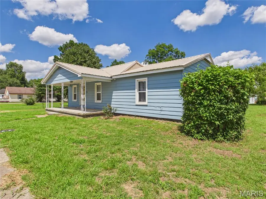 609 N Miller Street, Bernie, MO 63822 - #2