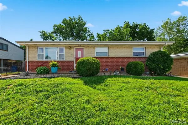 6908 Howdershell Road, Hazelwood, MO 63042