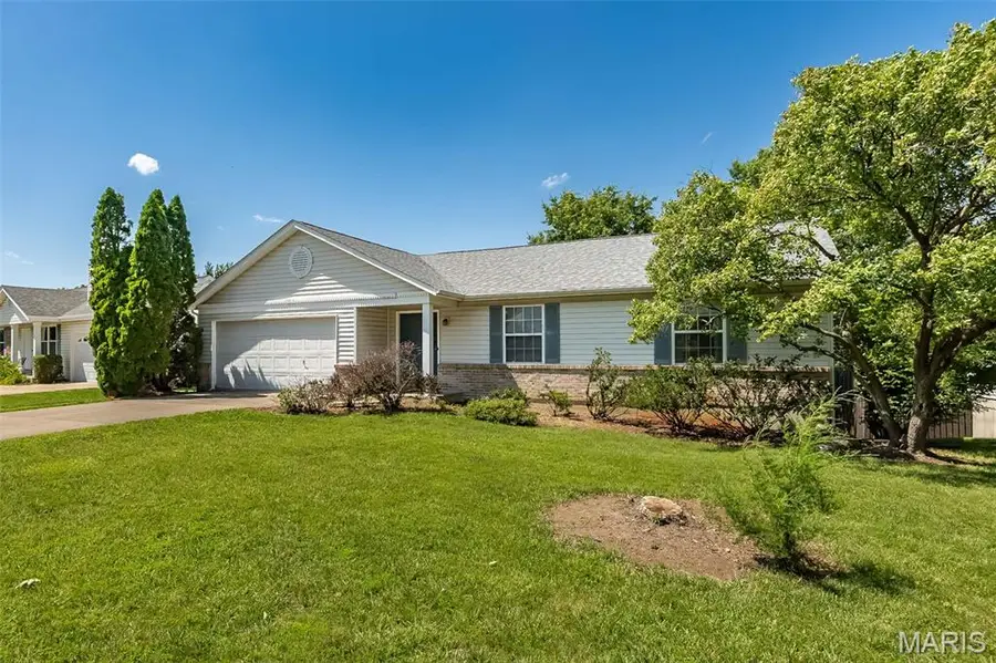 216 Maple Point Drive, Saint Charles, MO 63304 - #2