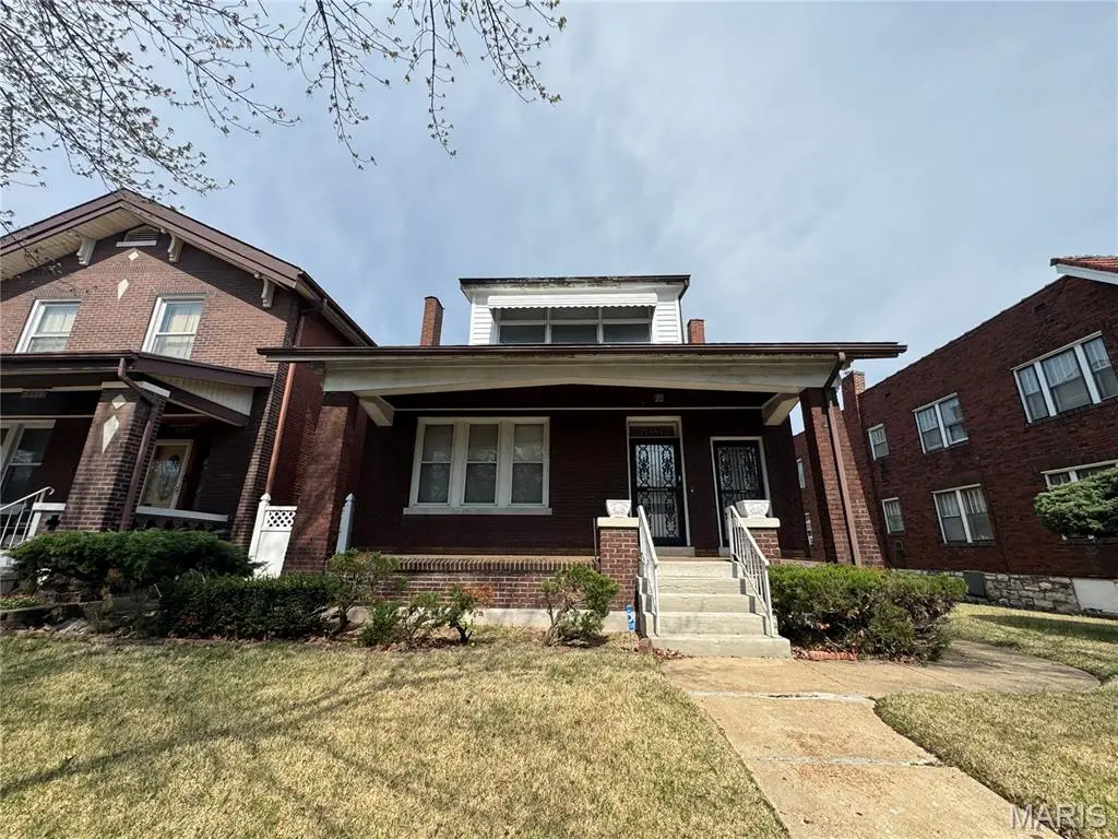 5381 Queens Avenue, Saint Louis, MO 63115 - #1
