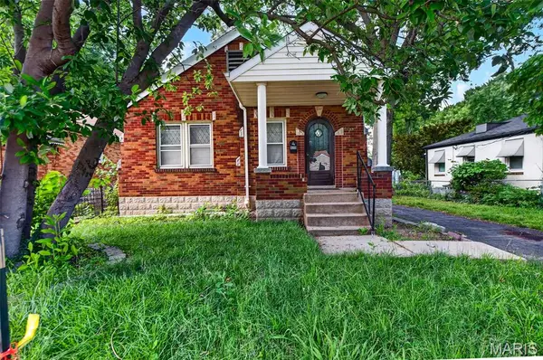 9259 E Breckenridge Road, Breckenridge Hills, MO 63114