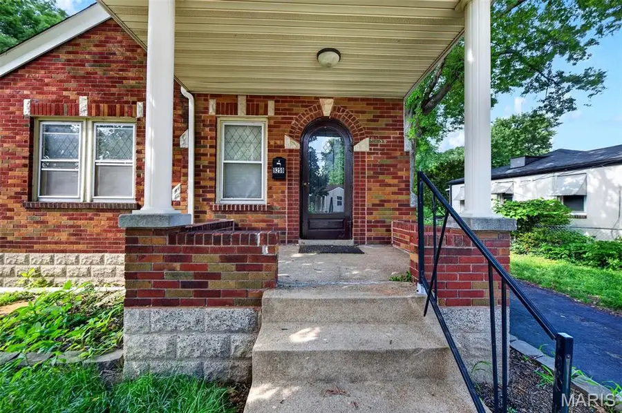 9259 E Breckenridge Road, Breckenridge Hills, MO 63114 - #3