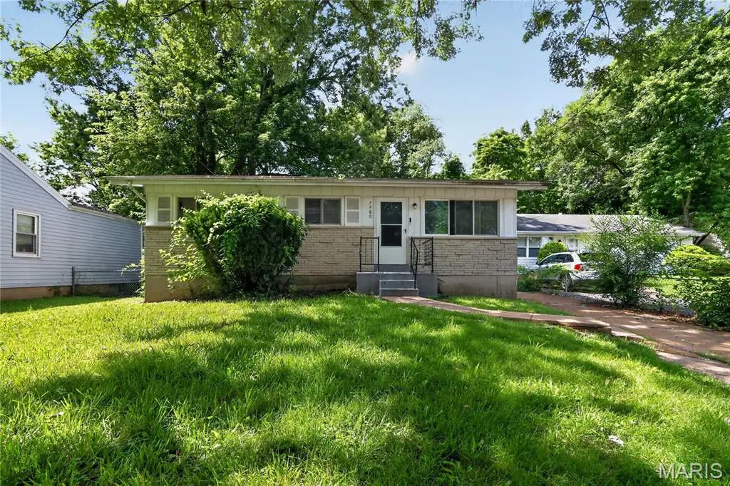 7480 Castro Drive, Saint Louis, MO 63135 - #1