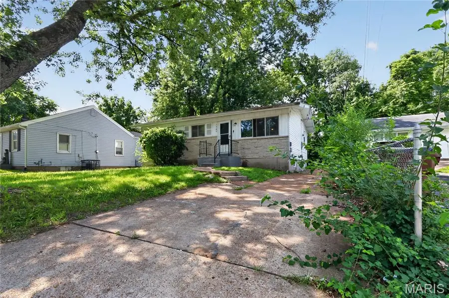7480 Castro Drive, Saint Louis, MO 63135 - #3