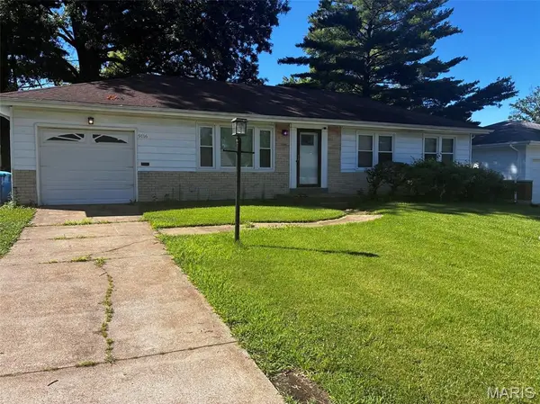 9116 Darnell Place, St Louis, MO 63136