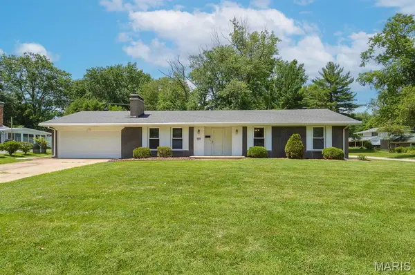 37 Hemlock, Belleville, IL 62221