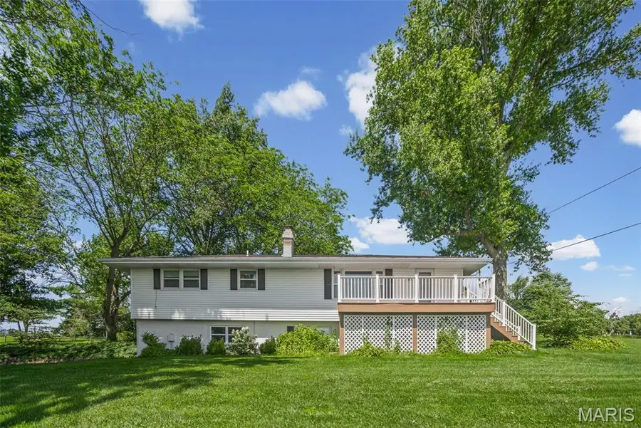 8320 Hilltop Drive, Lebanon, IL 62254 - #2