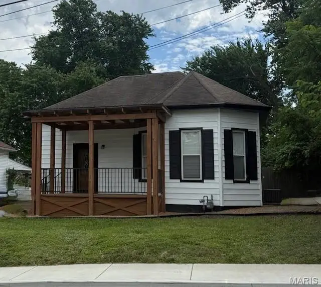 132 E High Street, Edwardsville, IL 62025 - #1