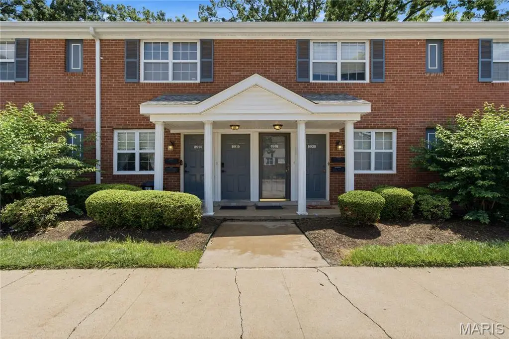 8916 N Swan Circle, Saint Louis, MO 63144 - #1