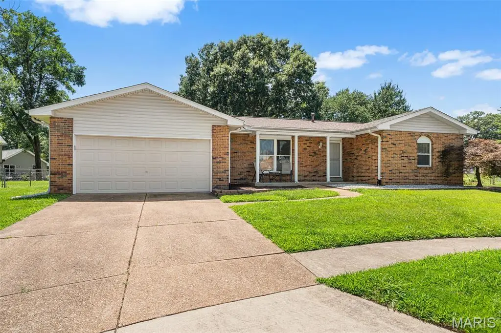5863 Stonehorse Court, Saint Louis, MO 63129 - #1