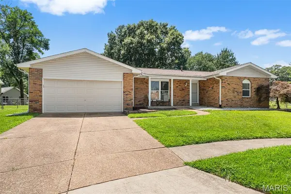 5863 Stonehorse Court, St Louis, MO 63129