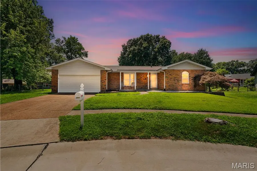 5863 Stonehorse Court, Saint Louis, MO 63129 - #2
