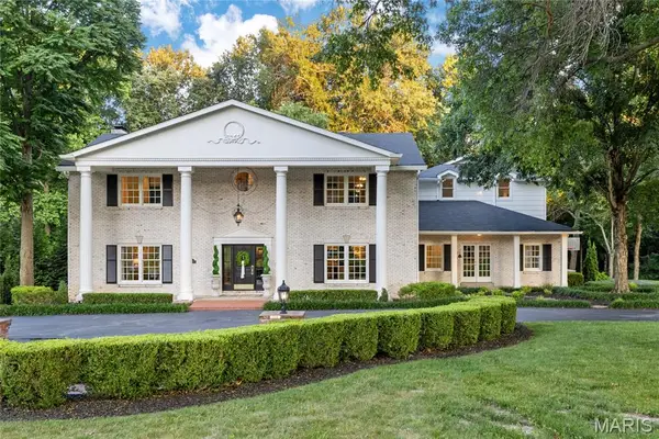 34 Somerset Downs Drive, Ladue, MO 63124