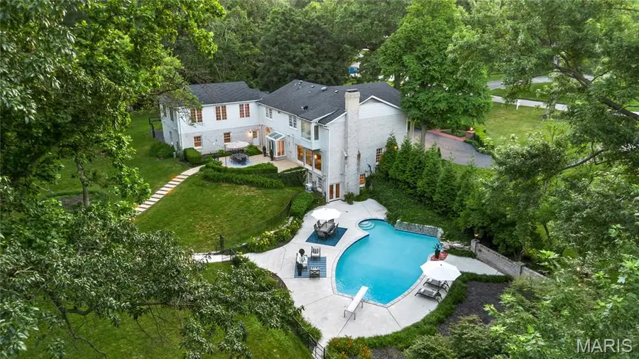 34 Somerset Downs Drive, Ladue, MO 63124 - #3