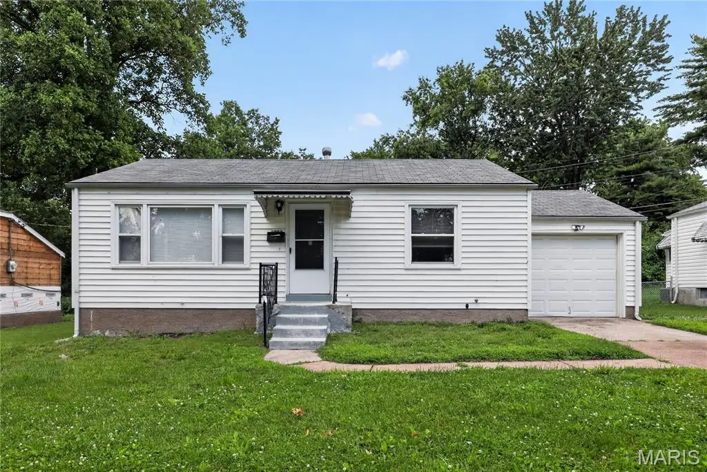 1053 Gabriel Drive, Saint Louis, MO 63137 - #1