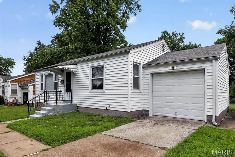 1053 Gabriel Drive, Saint Louis, MO 63137 - #2