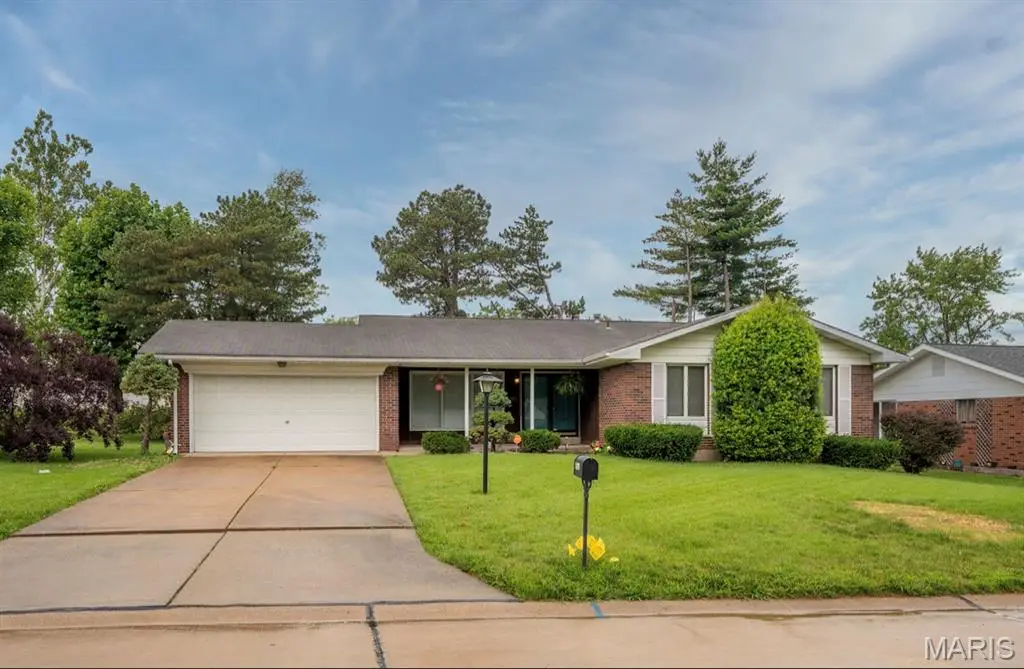 11523 Corlyn Dr, Spanish Lake, MO 63138 - #1