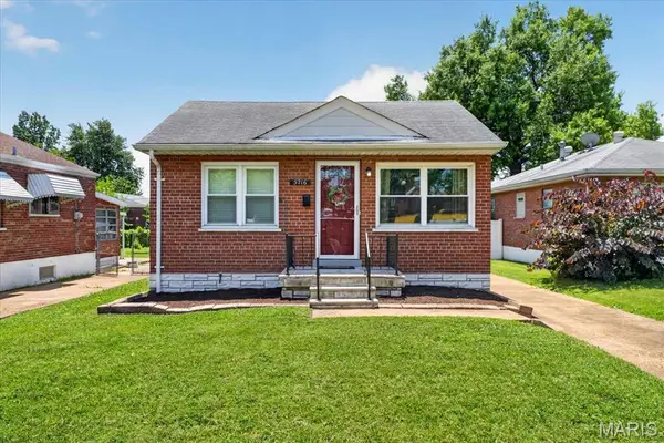 5716 Eichelberger Street, St Louis, MO 63109