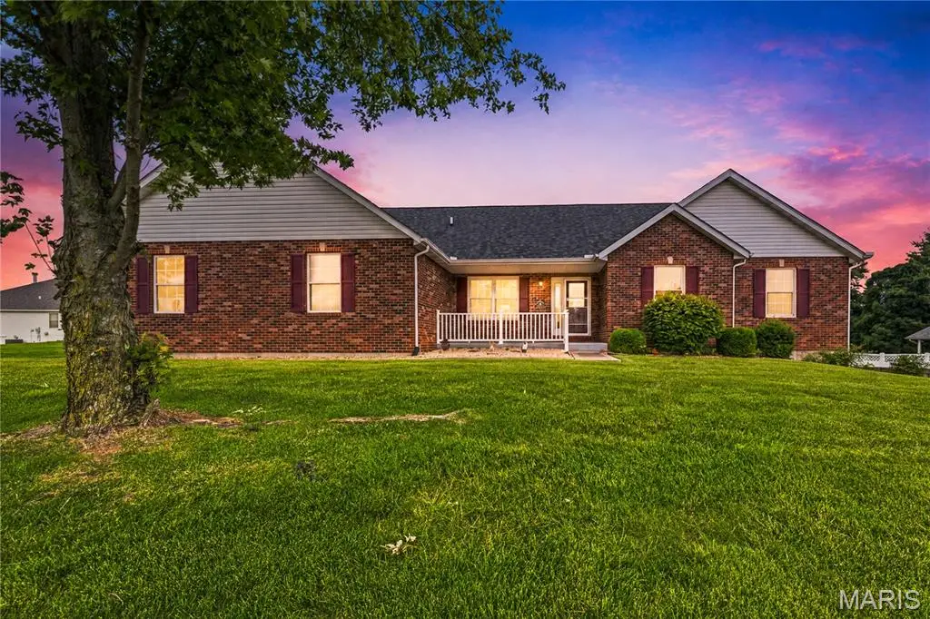 818 E Wood Drive, Columbia, IL 62236 - #1