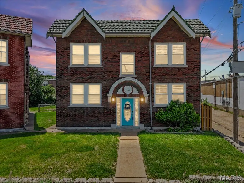 4622 Cleveland Avenue, Saint Louis, MO 63110 - #1