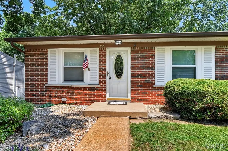 135 Linnview Drive, Saint Louis, MO 63129 - #2
