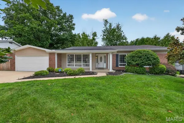 334 Country Club Drive, Ballwin, MO 63011