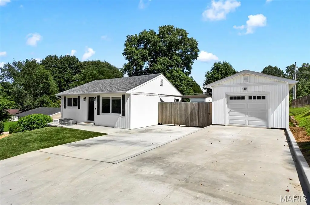 11 Robin Drive, Saint Charles, MO 63301 - #1