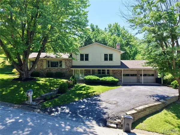 4 El Rancho Drive, Hannibal, MO 63401