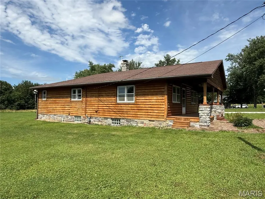 519 E Walnut Street, Perry, MO 63462 - #2