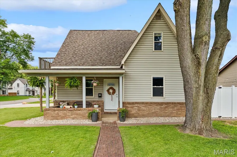 303 N Lincoln Avenue, Ofallon, IL 62269 - #2