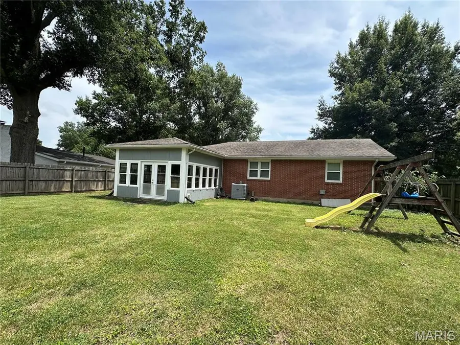 900 Hawthorn Drive, Sikeston, MO 63801 - #2