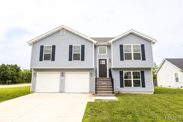 501 Somerset Drive, Pontoon Beach, IL 62040